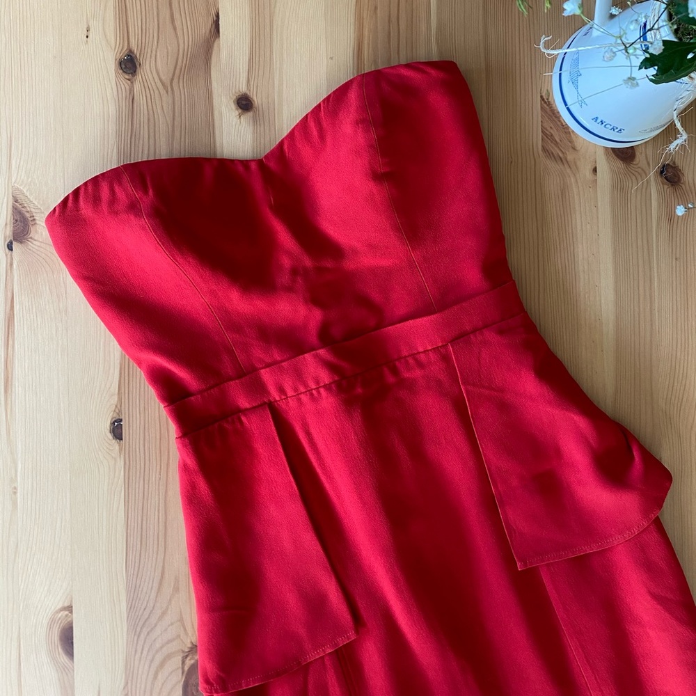 Miele Beautiful Strapless Red Dress